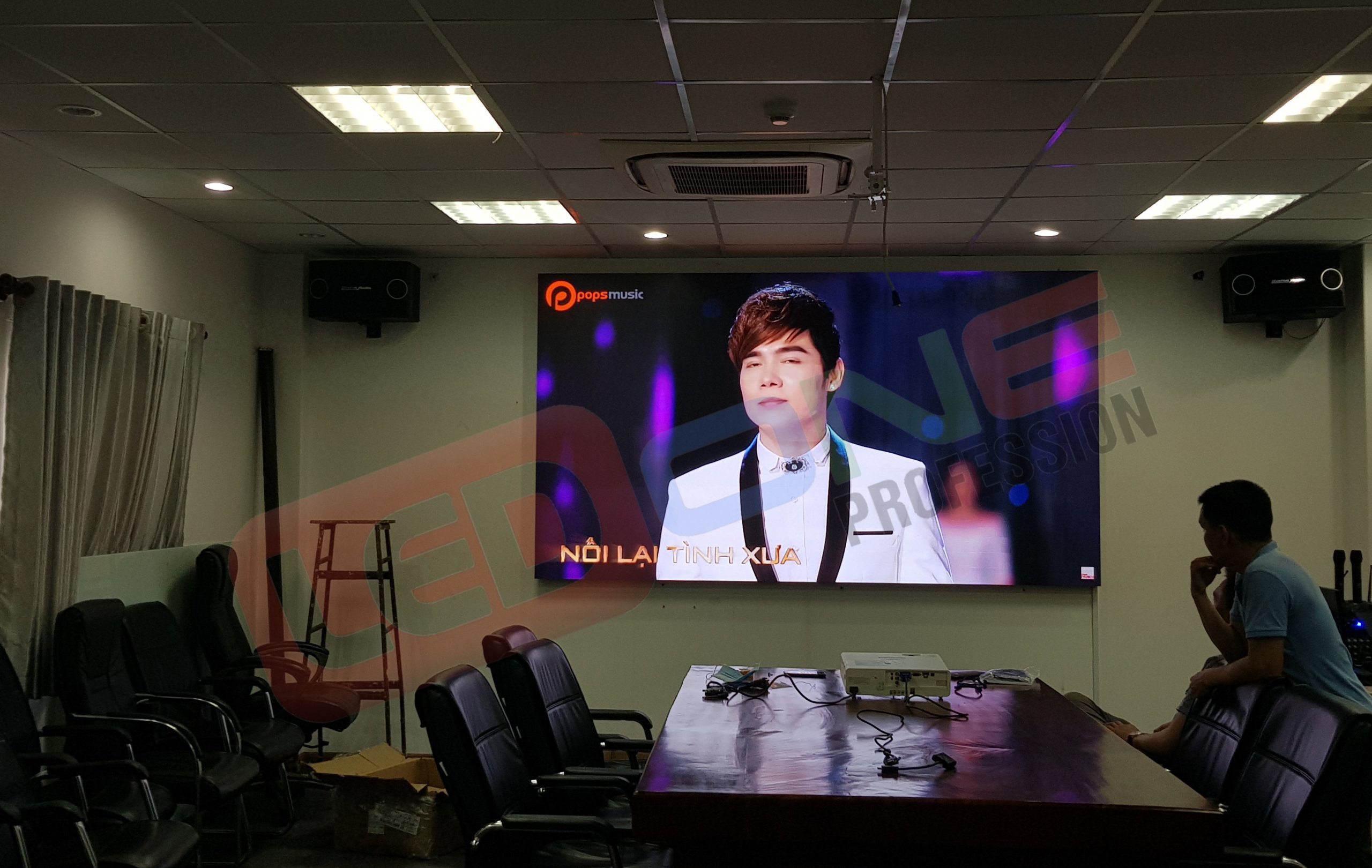 thi công màn hình LED P1.8