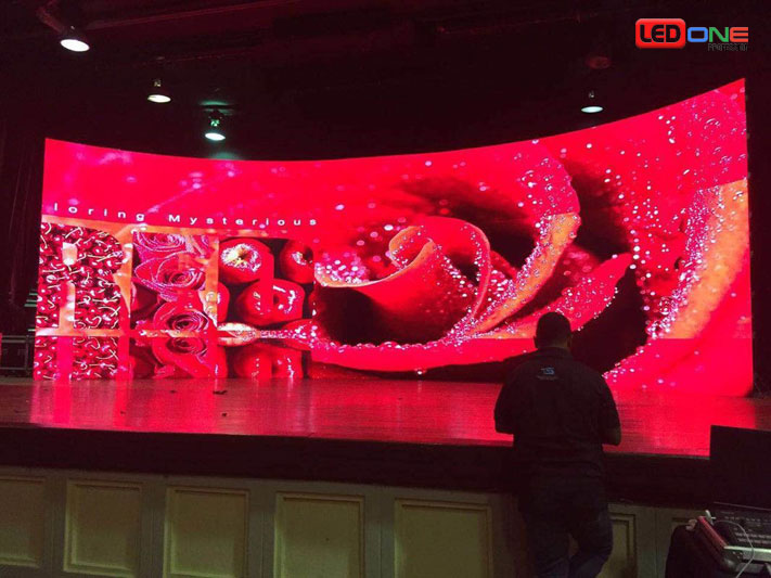 Màn hình led cong khác gì màn hình thông thường?