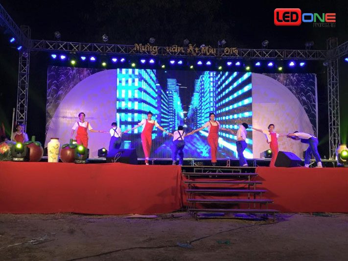 Múa tương tác màn hình Led - Xu hướng biểu diễn thế kỷ 21