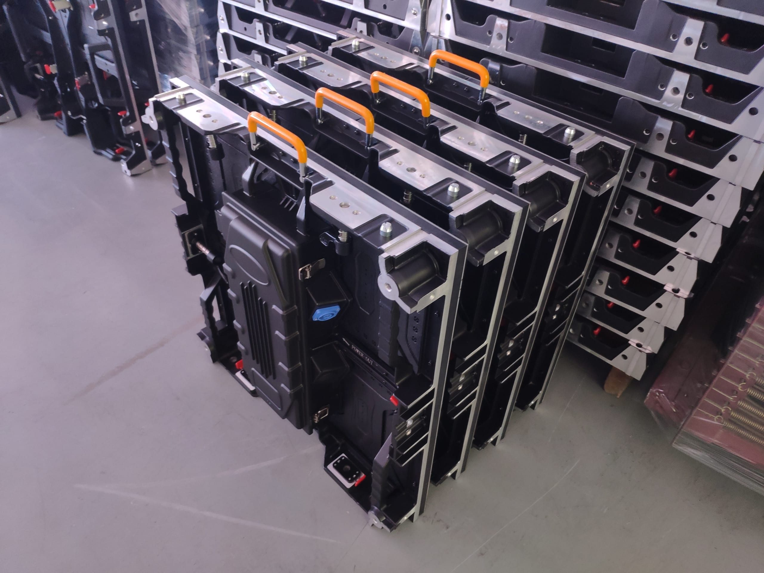 phan-biet-man-hinh-led2