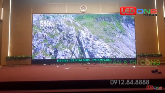 Thi công màn hình LED P4 hội trường tại UBND tỉnh Phú Thọ